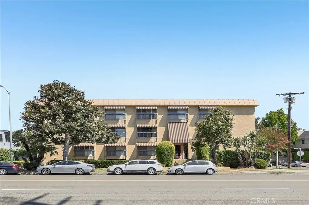 11507 Moorpark Street #305, Studio City