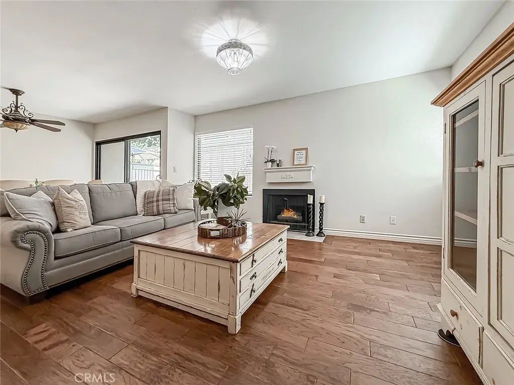10740 Woodley 7, Granada Hills