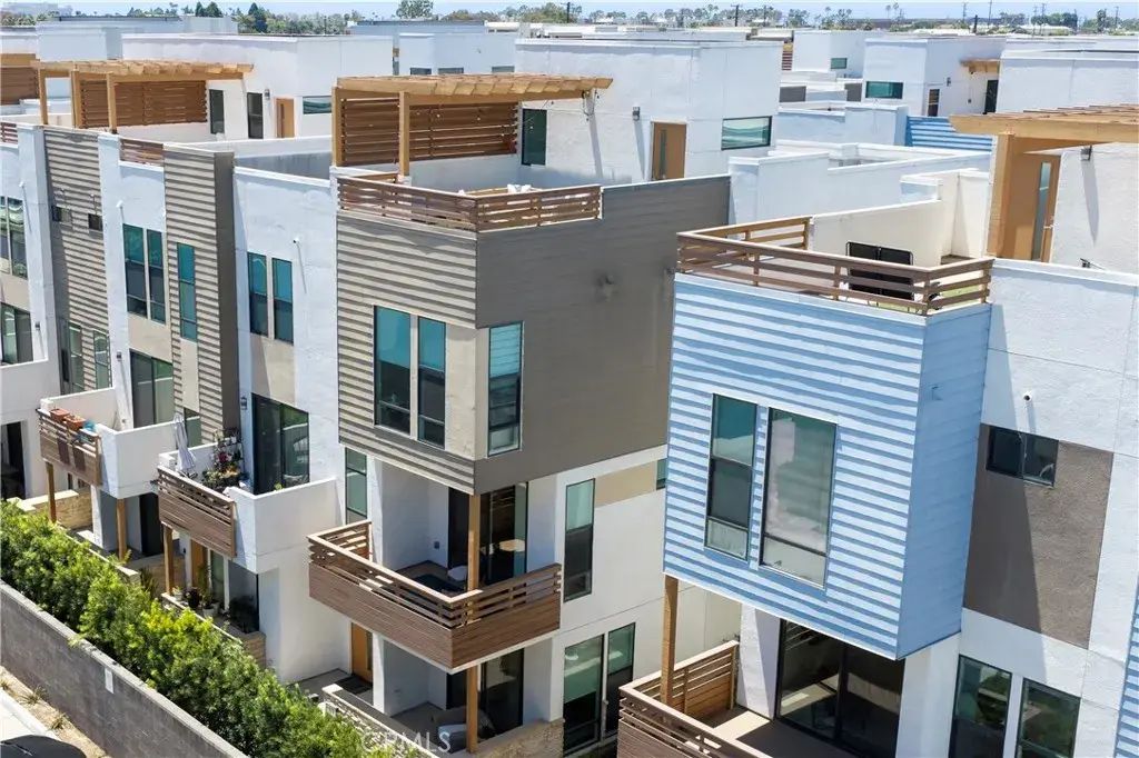 1678 Topanga, Costa Mesa