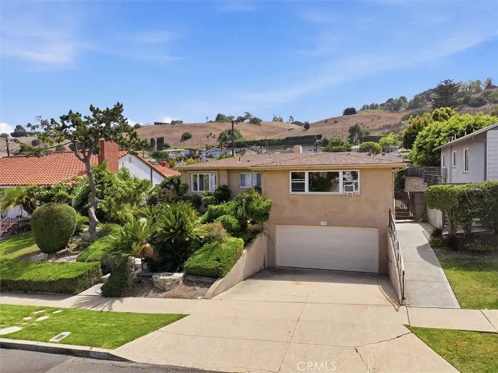 1027 S Malgren, San Pedro