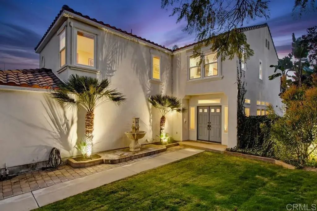 2345 Amber Oak, Escondido