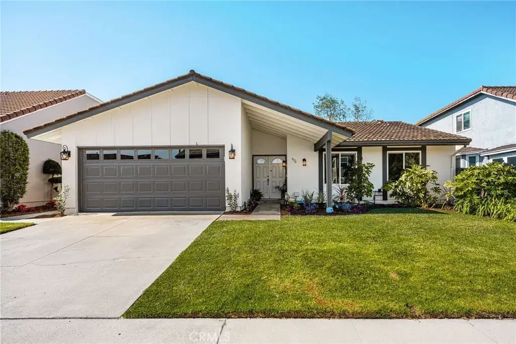 9376 Siskin, Fountain Valley