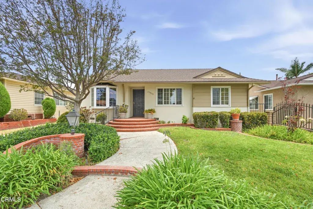 15359 La Salos Drive, Whittier