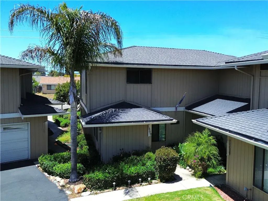 1609 Manhattan, Grover Beach