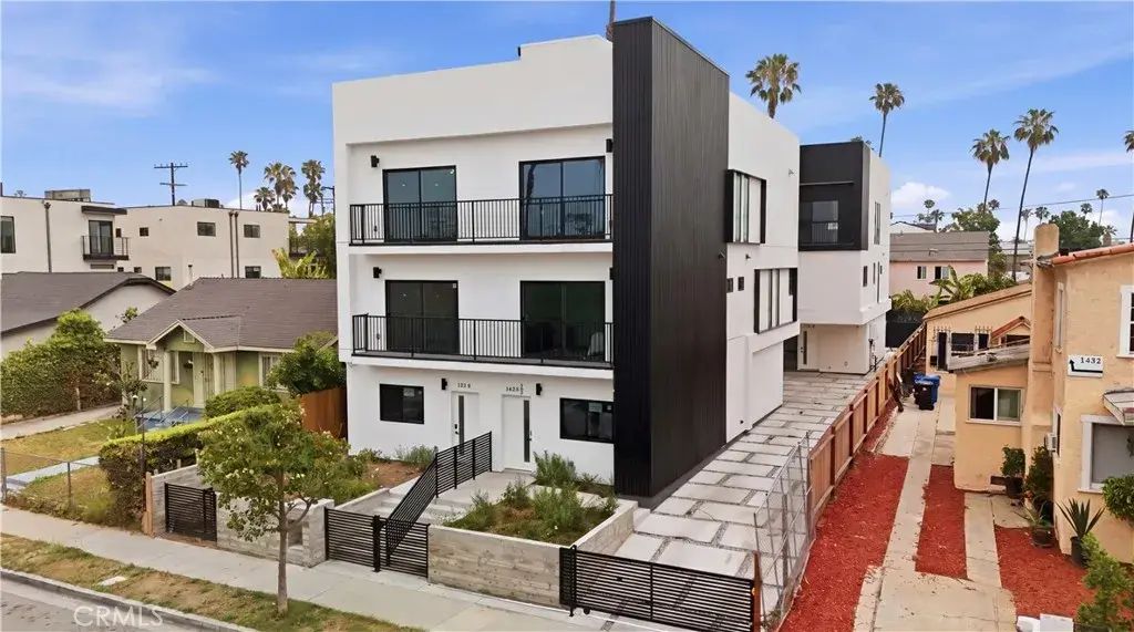 1428 S Cloverdale Avenue, Los Angeles