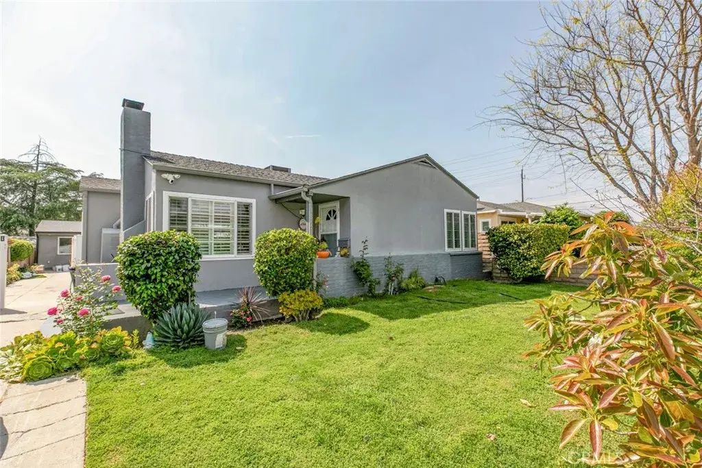 1527 N Screenland Drive, Burbank