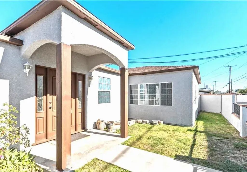 6228 Lemon Ave, Long Beach