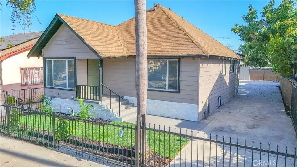 205 W Gage, Los Angeles