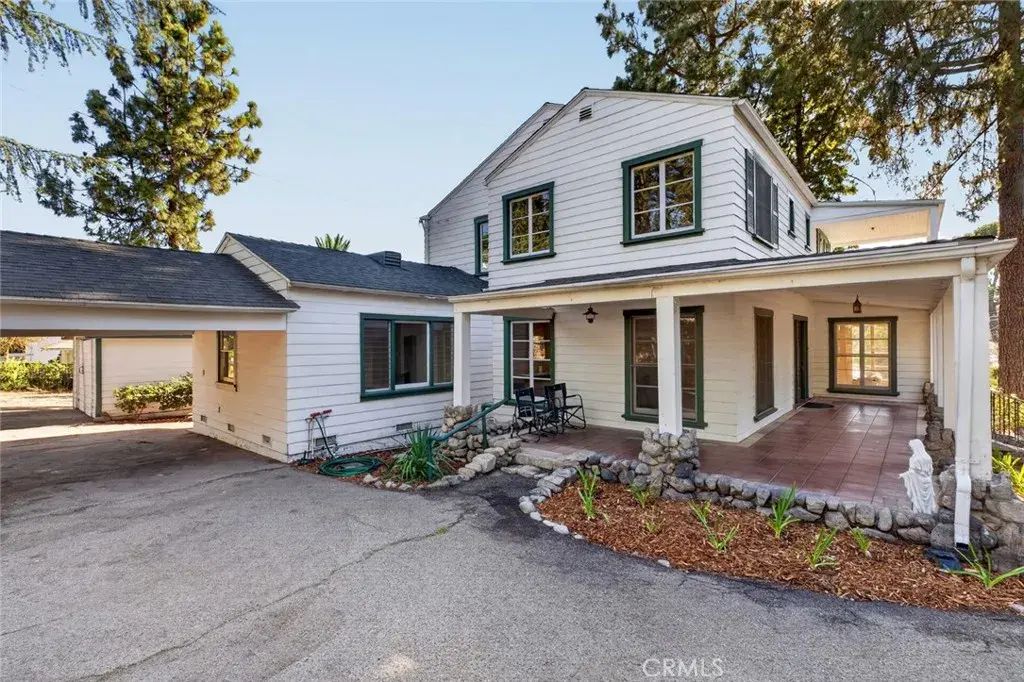 6604 Valmont Street, Tujunga