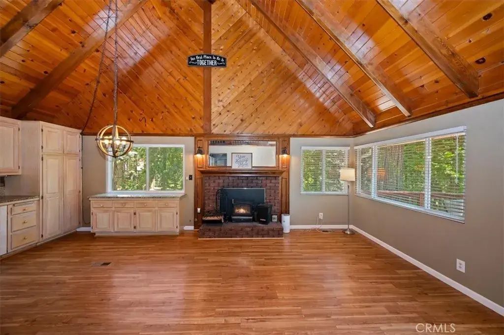 363 Castle Gate, Lake Arrowhead