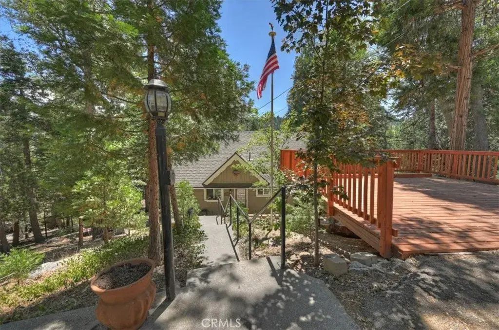 363 Castle Gate, Lake Arrowhead
