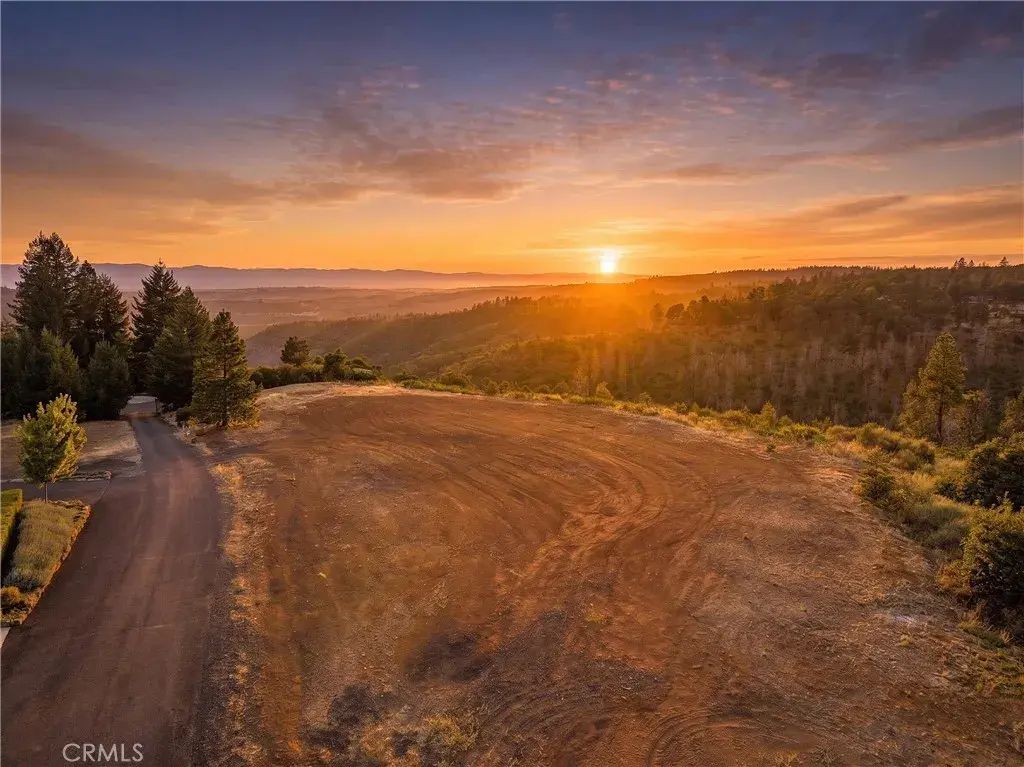 1495 Lofty View, Paradise