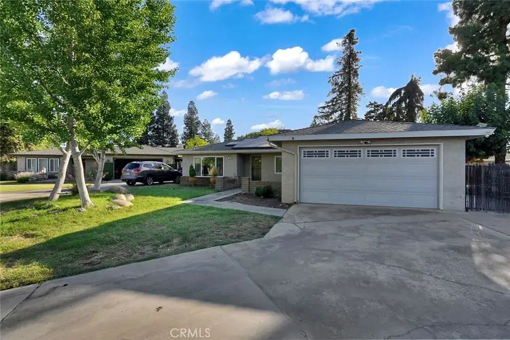 543 Autumn Court, Madera