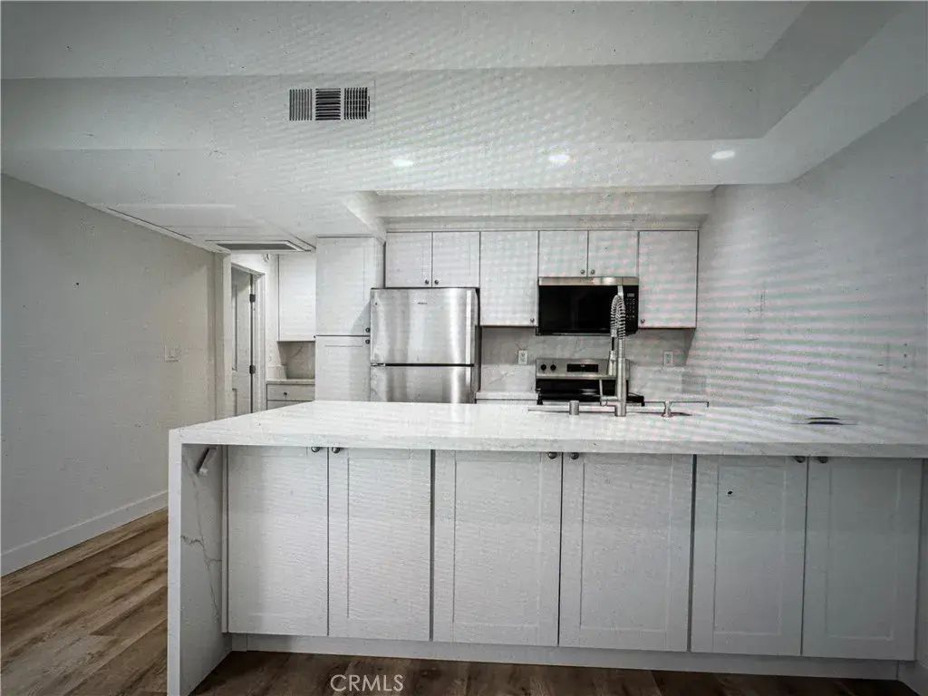 750 N Kings 105, West Hollywood