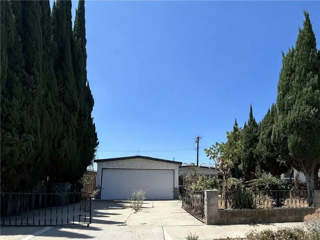 1526 1st Street, La Verne