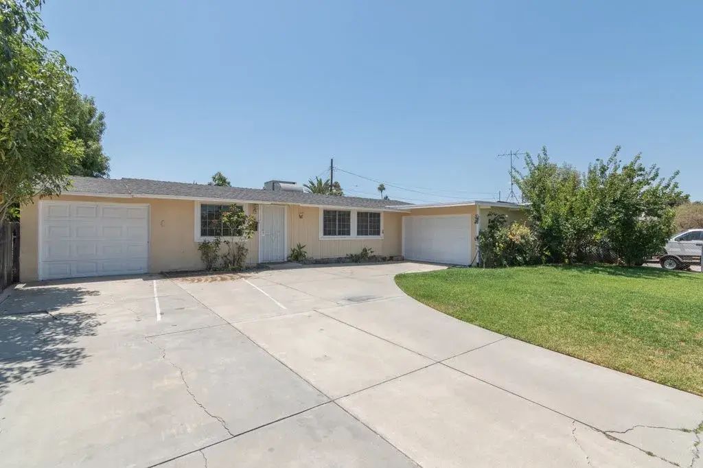 5416 Sunnyside, Riverside