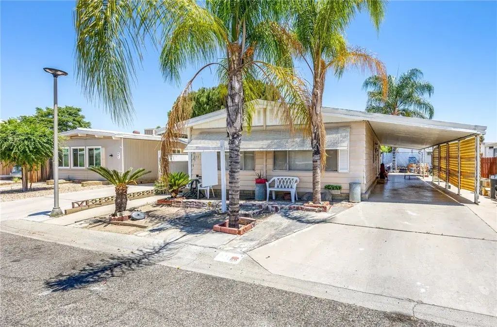 471 Santa Clara, Hemet