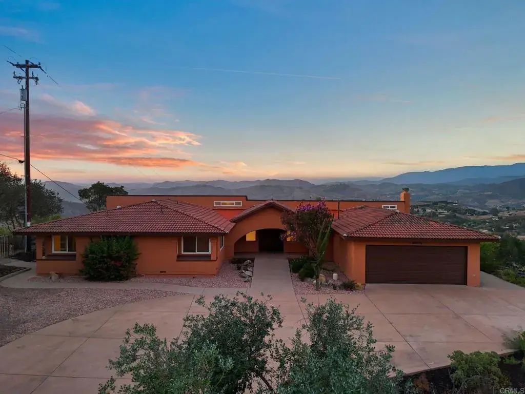 30603 Roadrunner, Valley Center