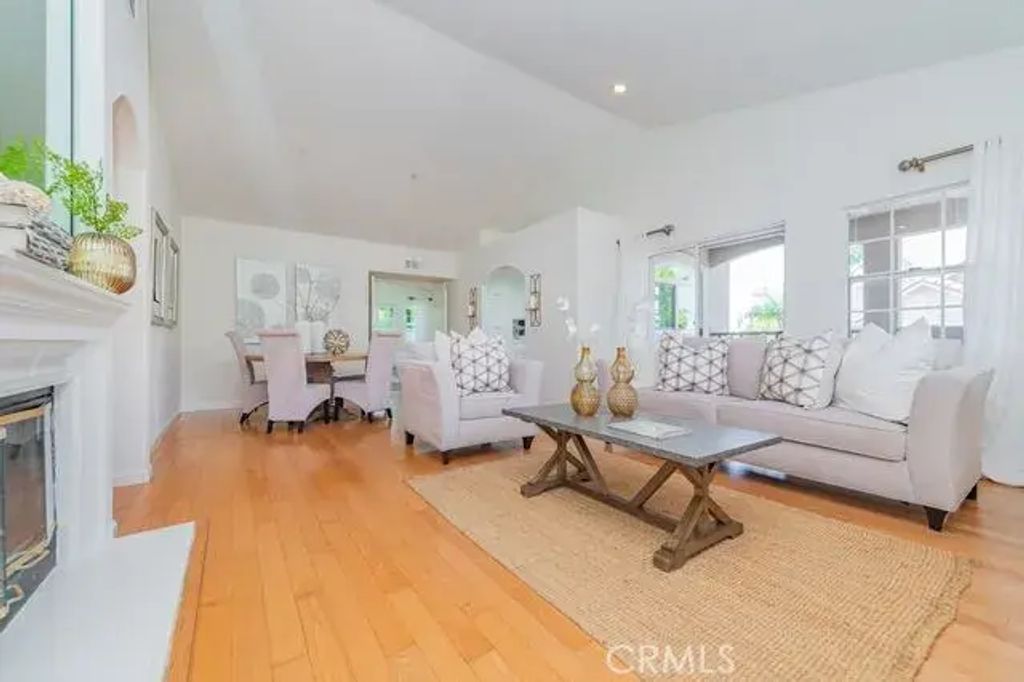 2310 Cascade, Tustin