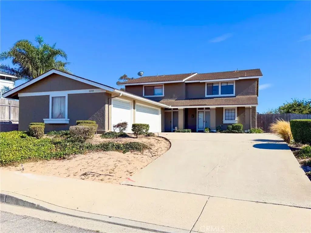 1210 E Foster Road B, Santa Maria