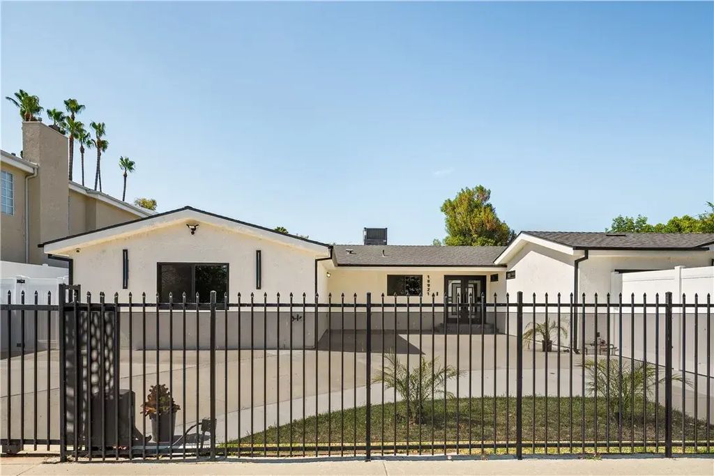 18921 Keswick Street, Reseda