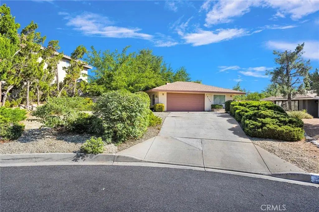 18190 Country Glen, Victorville