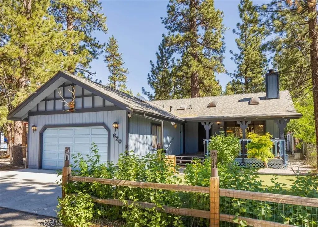 620 Elysian Boulevard, Big Bear City
