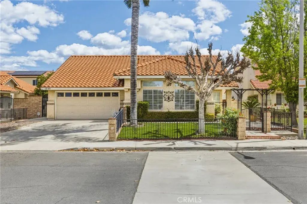 1250 Granite, Hemet