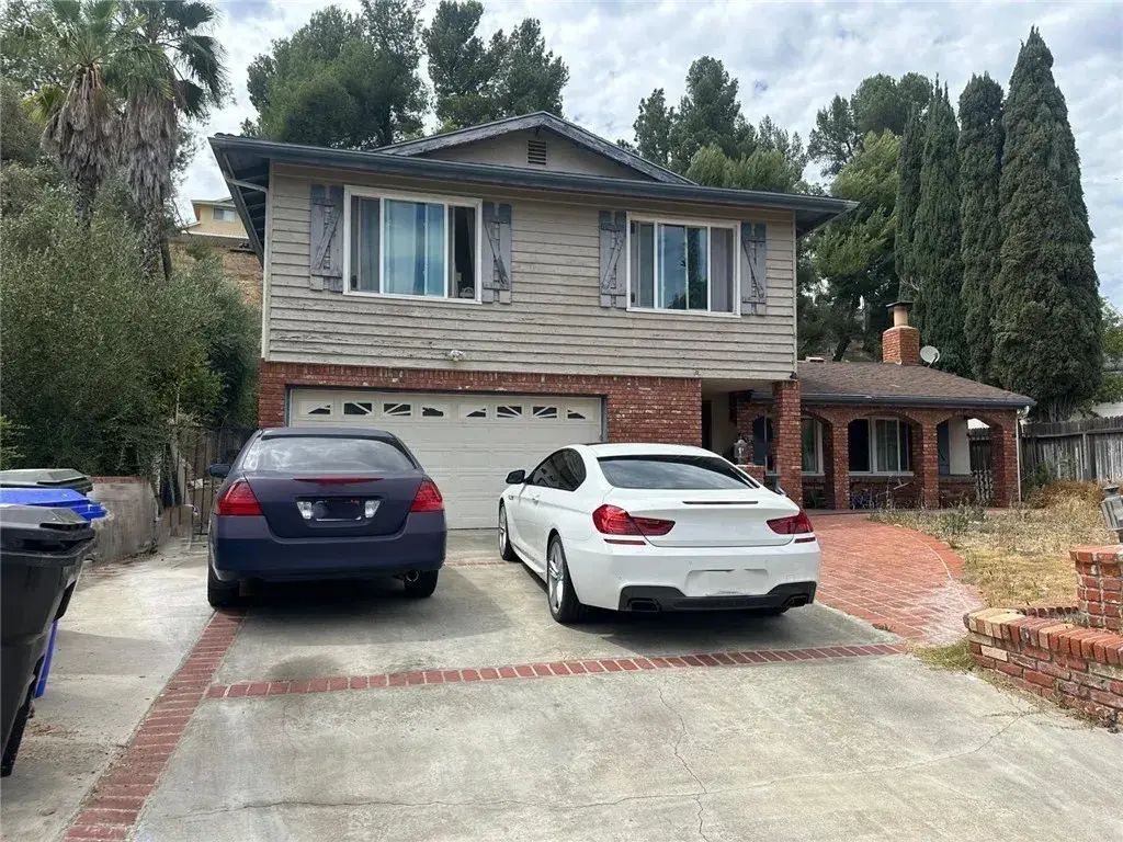 22107 Barbacoa, Saugus