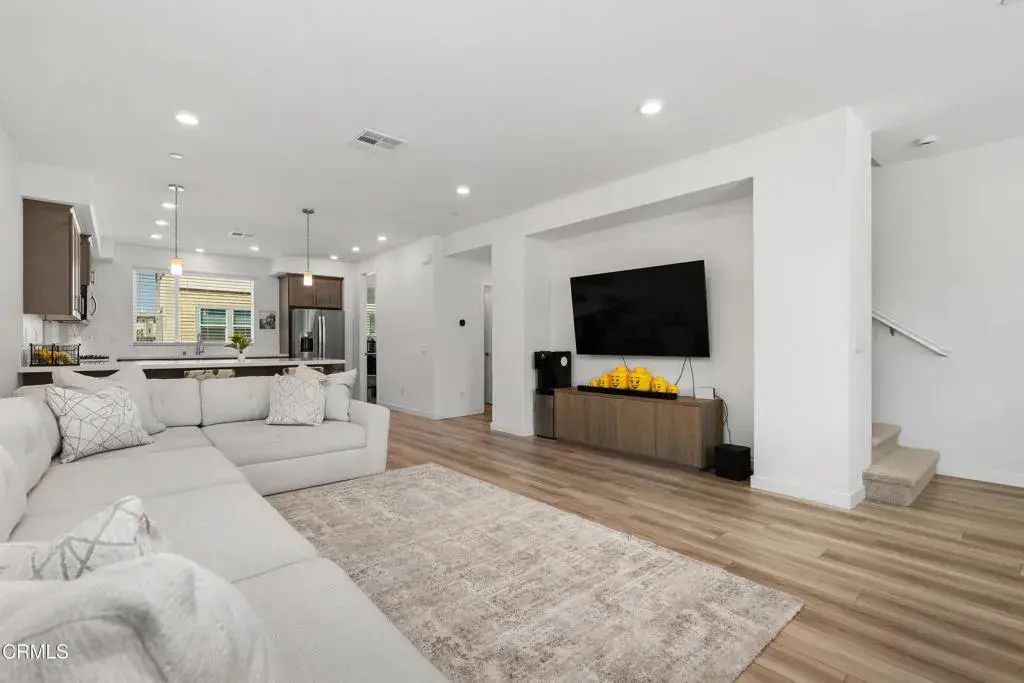 27560 Sanctuary Court, Valencia