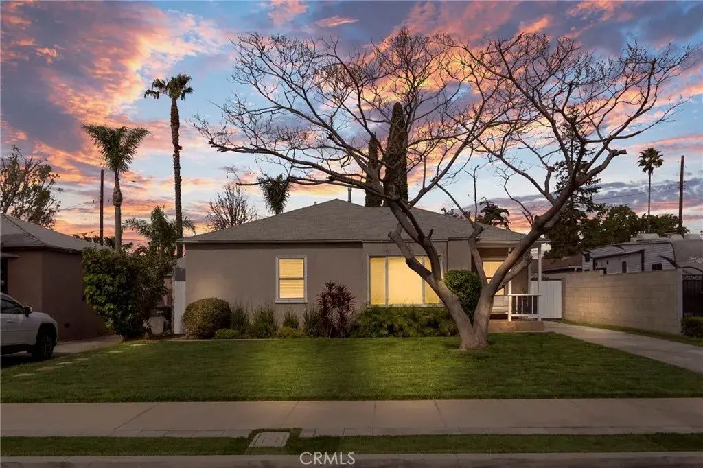 1127 Acacia, Orange