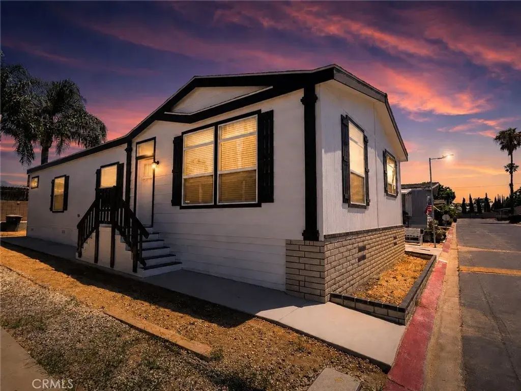 1855 E Riverside 74, Ontario