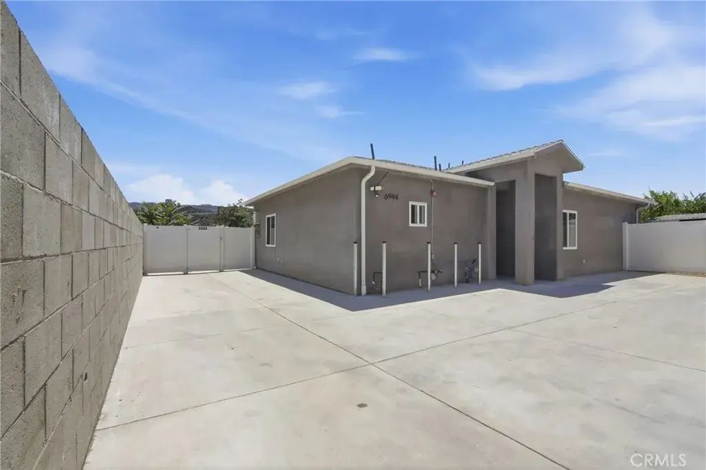 6944 Valmont, Tujunga