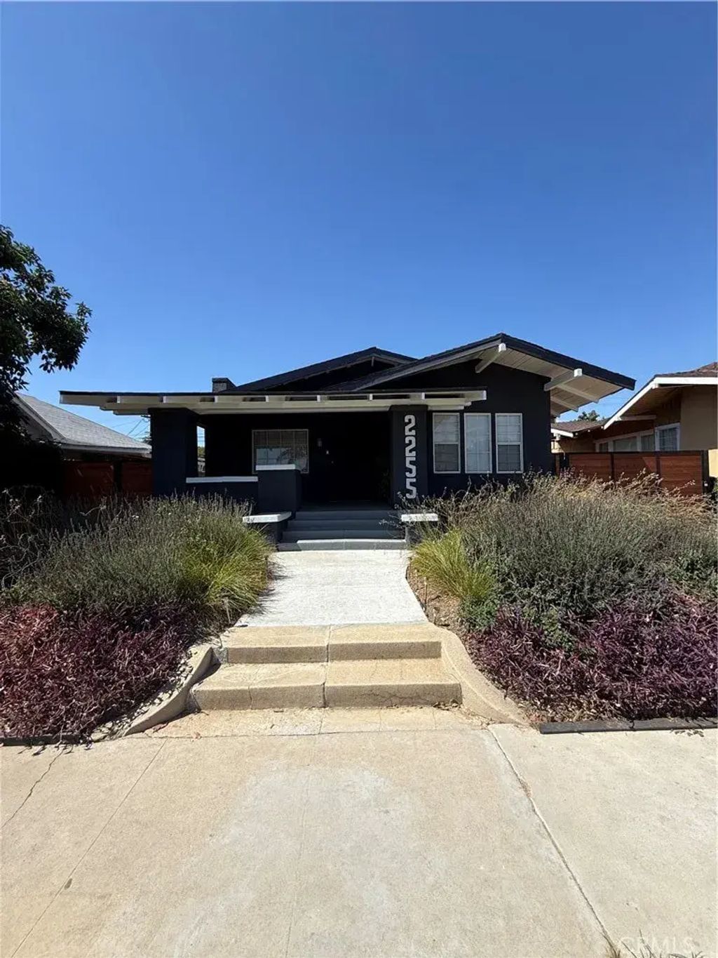 2255 W 29th St, Los Angeles