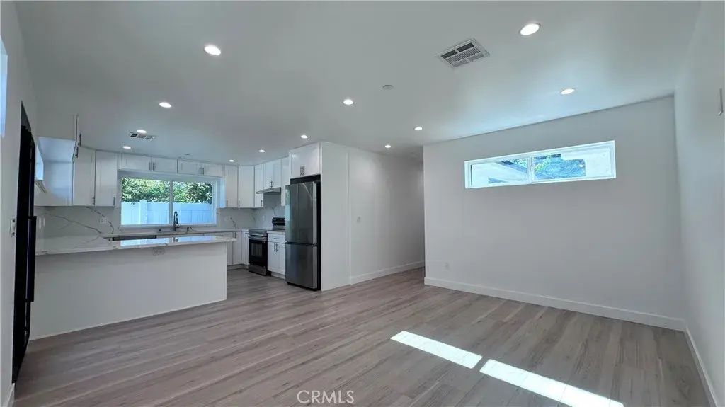 2135 N Brighton St. 101, Burbank