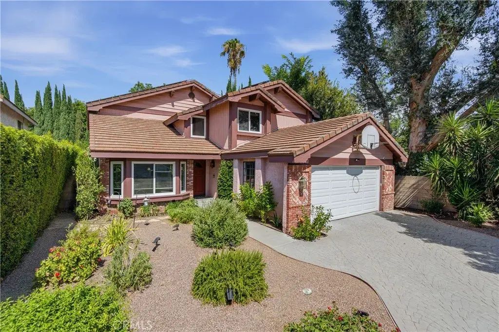 5943 Julian, Tarzana