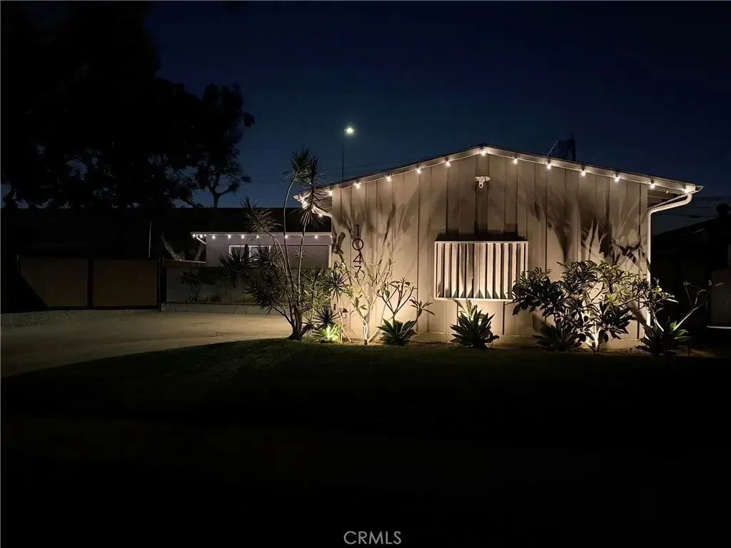 1047 Sherwood, Santa Ana