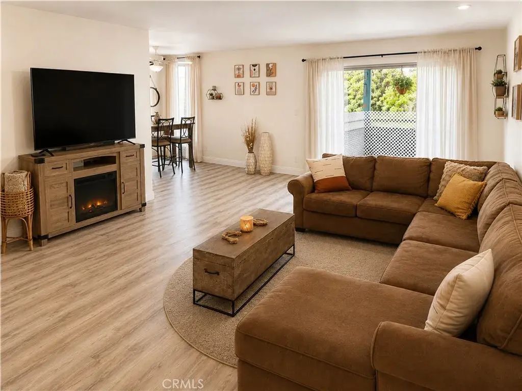 3700 Dean 2106, Ventura
