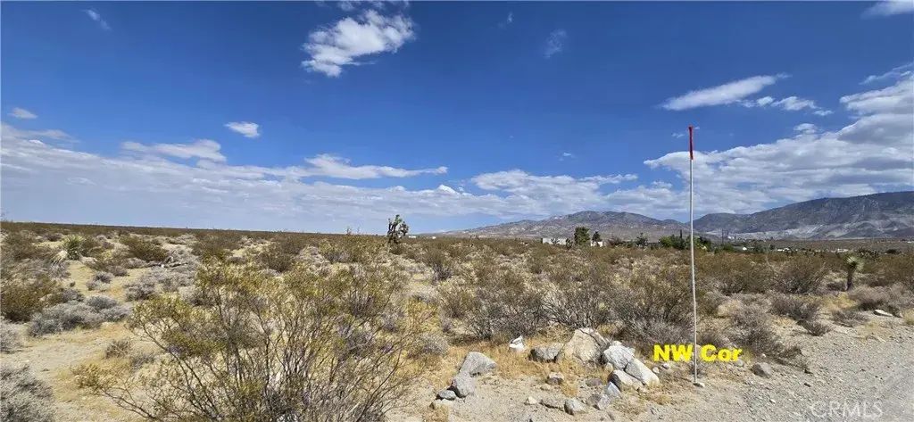 8001 Fairlane, Lucerne Valley