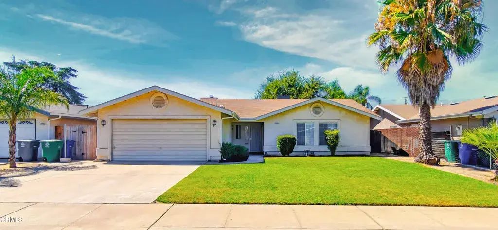 2751 Sierra Madre Court, Selma