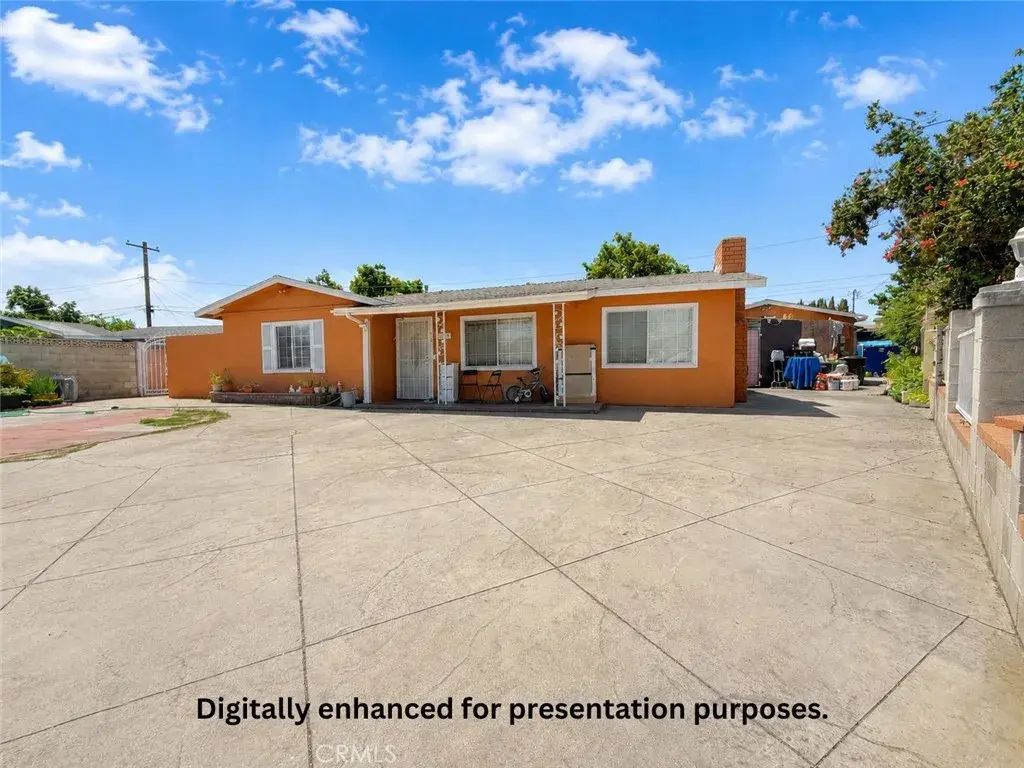 4728 W Henderson Pl, Santa Ana