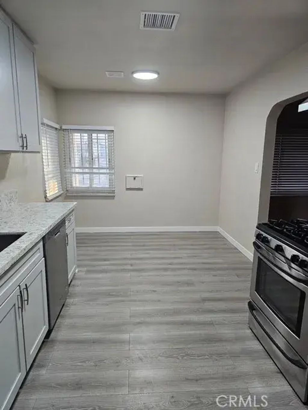 8900 S 10th, Inglewood