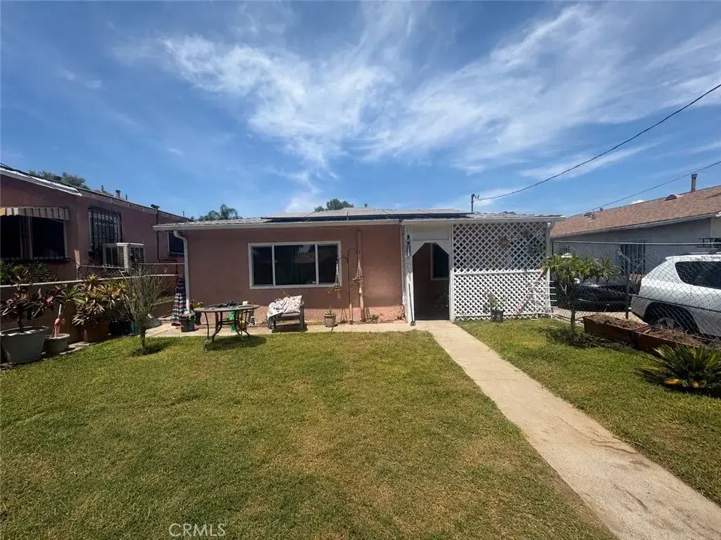 1526 W 8th, San Bernardino