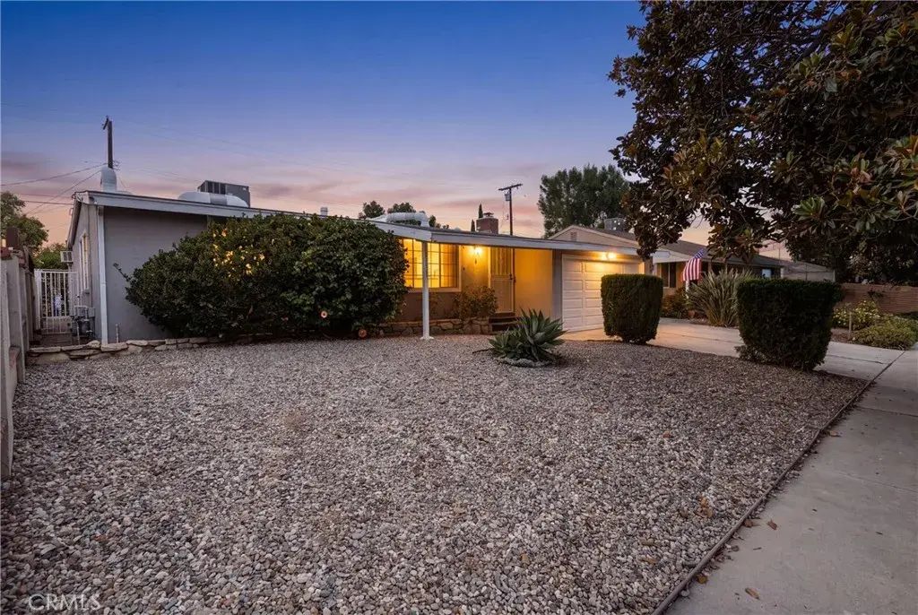 8636 Ranchito, Panorama City