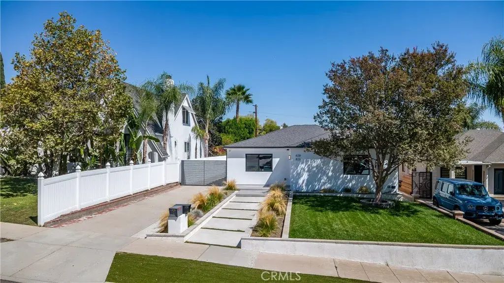 828 E Fairmount Road, Burbank