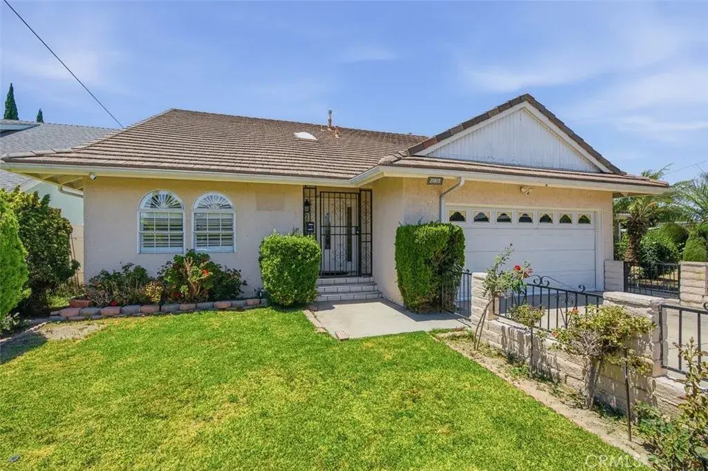 21815 Martin, Carson