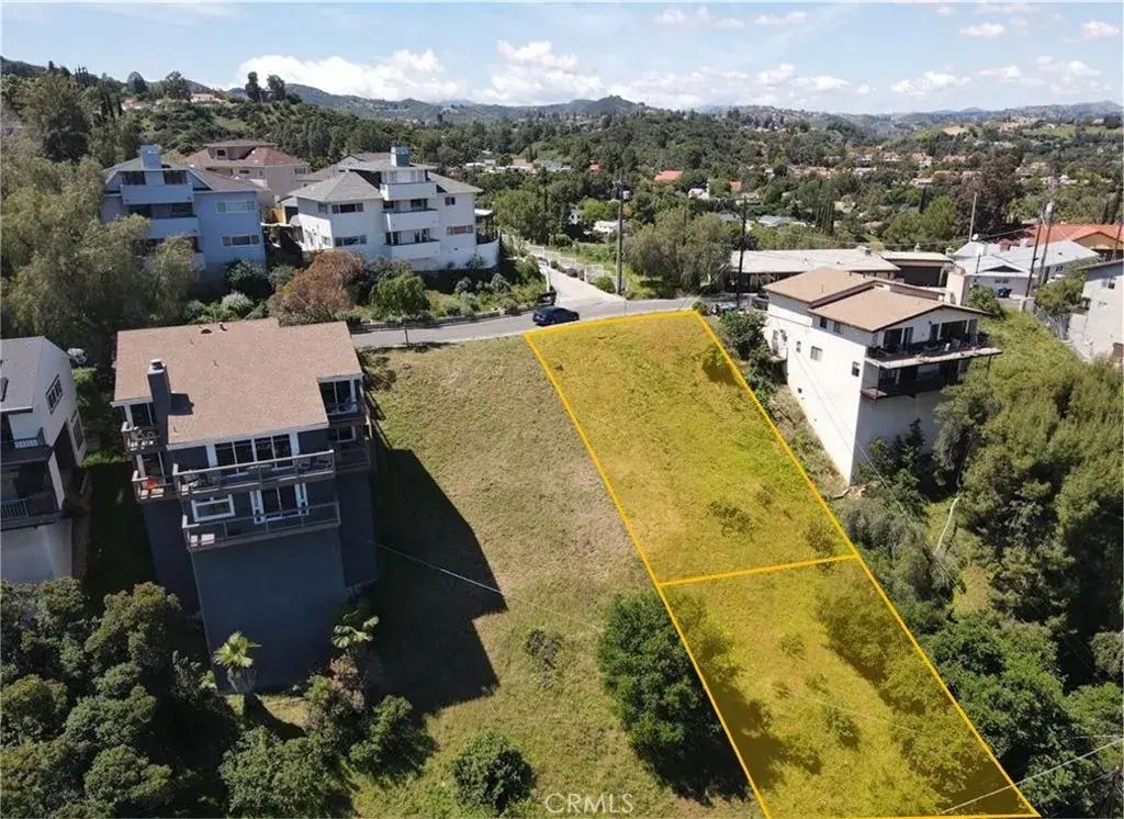 21478 Iglesia, Woodland Hills
