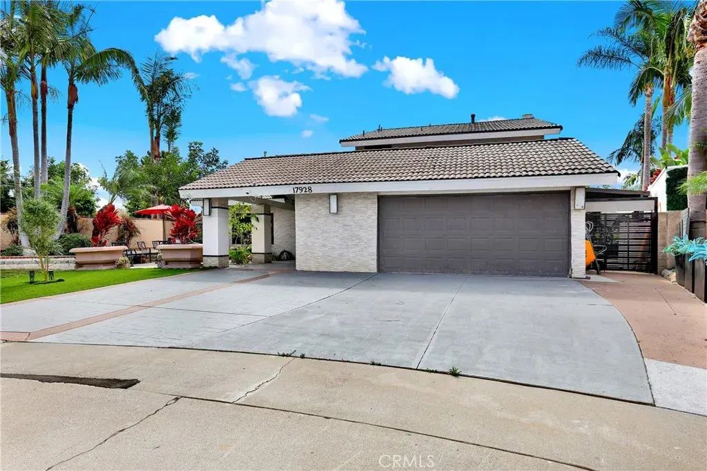17928 Toiyabe, Fountain Valley