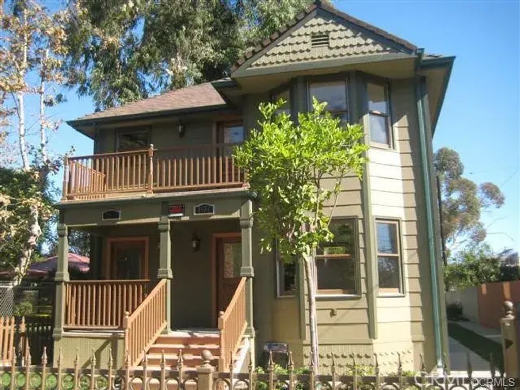 1974 Estrella Avenue, Los Angeles