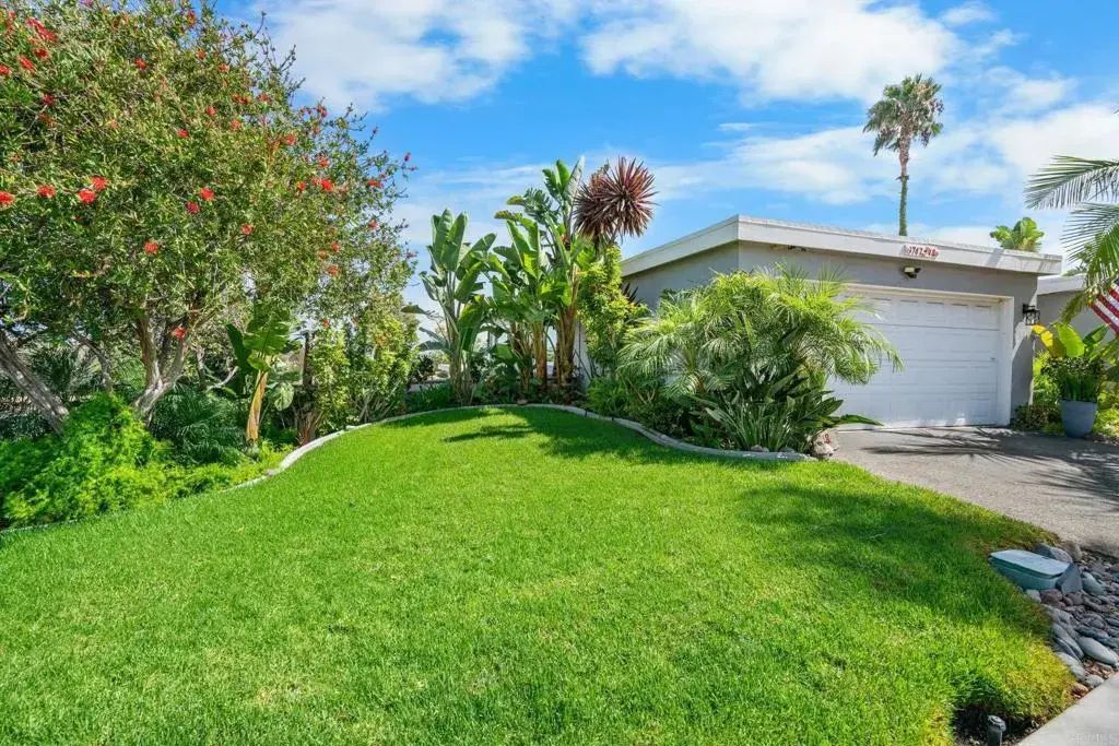 3747 S Vista Campana 48, Oceanside